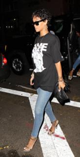Rihanna feet photo thumbnail