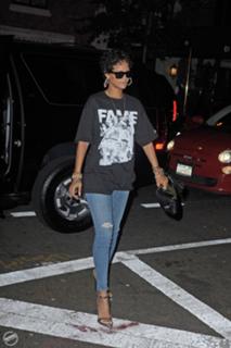 Rihanna feet photo thumbnail