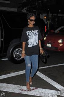Rihanna feet photo thumbnail