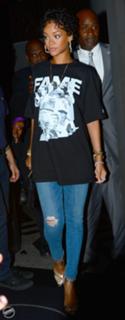 Rihanna feet photo thumbnail