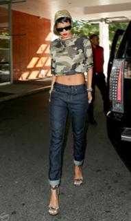 Rihanna feet photo thumbnail