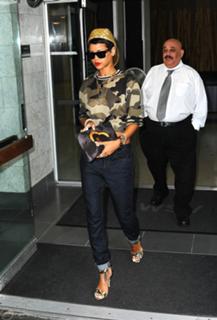 Rihanna feet photo thumbnail