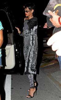 Rihanna feet photo thumbnail
