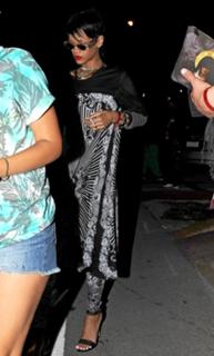 Rihanna feet photo thumbnail