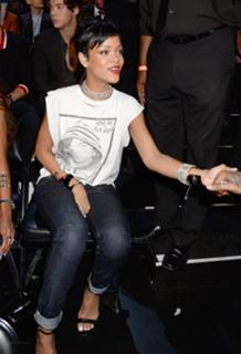 Rihanna feet photo thumbnail