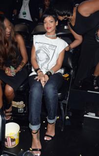 Rihanna feet photo thumbnail