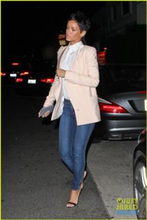 Rihanna feet photo thumbnail