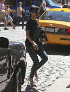 Rihanna feet photo thumbnail
