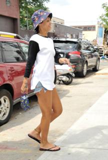 Rihanna feet photo thumbnail