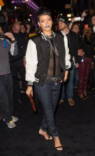 Rihanna feet photo thumbnail