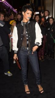 Rihanna feet photo thumbnail