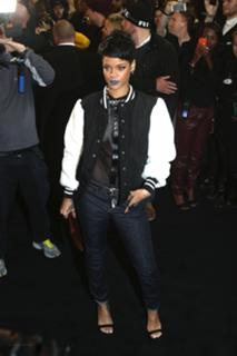 Rihanna feet photo thumbnail