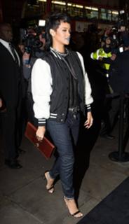 Rihanna feet photo thumbnail