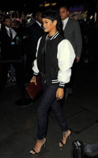 Rihanna feet photo thumbnail