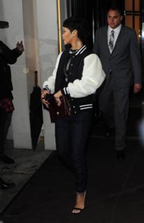 Rihanna feet photo thumbnail