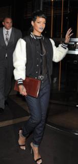 Rihanna feet photo thumbnail