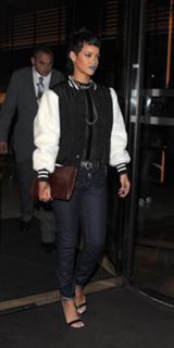 Rihanna feet photo thumbnail
