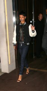 Rihanna feet photo thumbnail