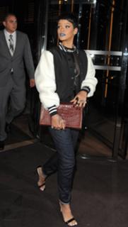 Rihanna feet photo thumbnail