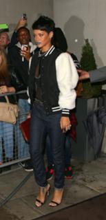Rihanna feet photo thumbnail