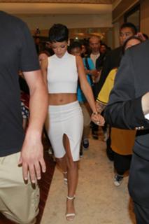 Rihanna feet photo thumbnail