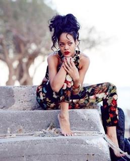 Rihanna feet photo thumbnail