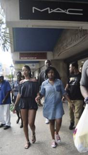 Rihanna feet photo thumbnail