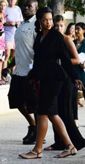 Rihanna feet photo thumbnail