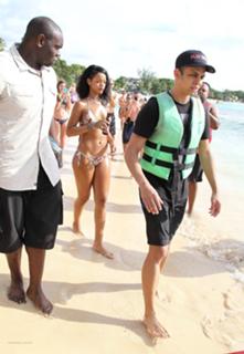 Rihanna feet photo thumbnail