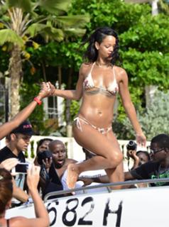 Rihanna feet photo thumbnail