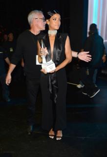 Rihanna feet photo thumbnail