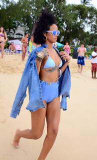Rihanna feet photo thumbnail