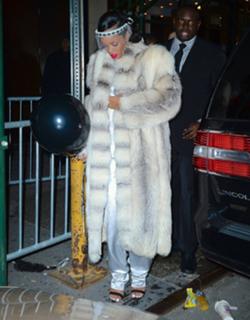 Rihanna feet photo thumbnail