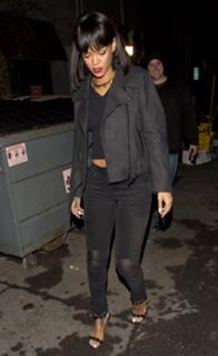 Rihanna feet photo thumbnail