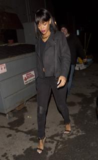 Rihanna feet photo thumbnail