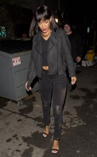 Rihanna feet photo thumbnail