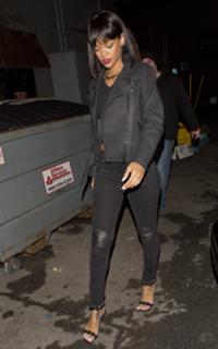 Rihanna feet photo thumbnail