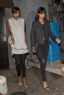 Rihanna feet photo thumbnail