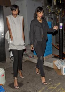 Rihanna feet photo thumbnail