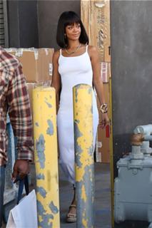 Rihanna feet photo thumbnail