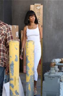 Rihanna feet photo thumbnail