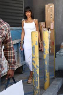 Rihanna feet photo thumbnail