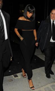 Rihanna feet photo thumbnail