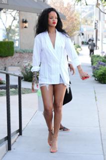 Rihanna feet photo thumbnail