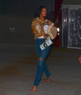 Rihanna feet photo thumbnail