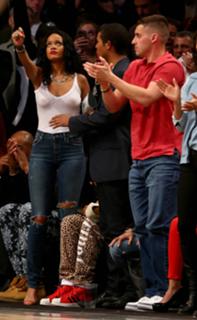 Rihanna feet photo thumbnail