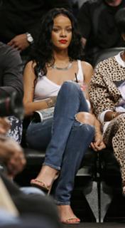 Rihanna feet photo thumbnail
