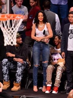 Rihanna feet photo thumbnail