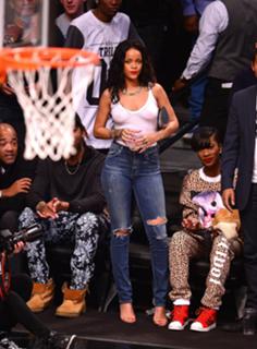 Rihanna feet photo thumbnail