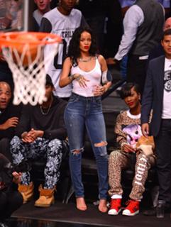 Rihanna feet photo thumbnail